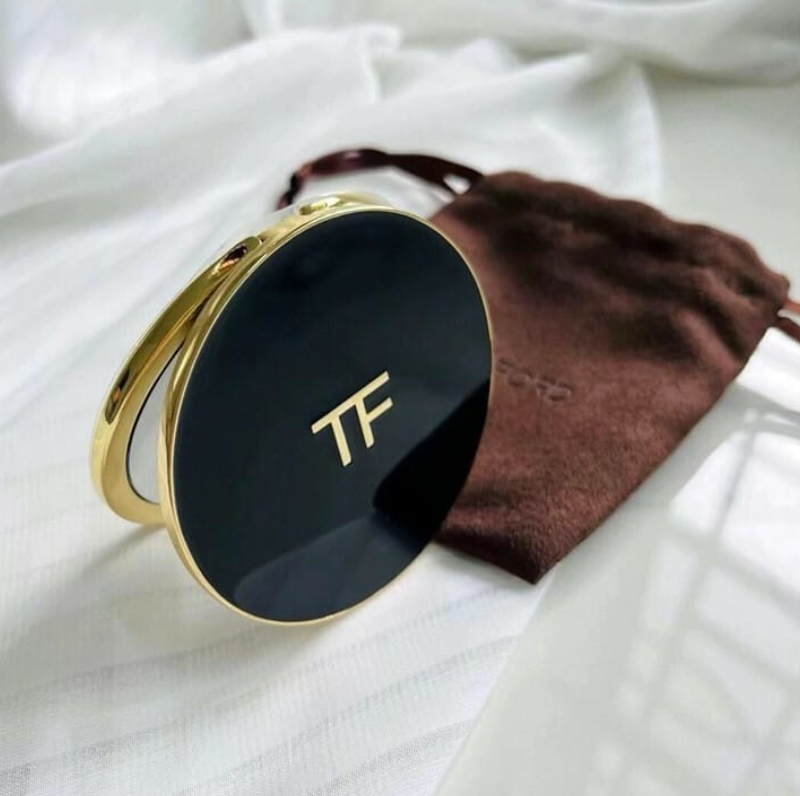 Tom Ford Mirror (Black) + Pouch, CERMIN COMPACT MIRROR TOM FORD + POUCH ,TOM FORD Compact Mirror Face , TOM FORD compact makeup portable mirror ,Tom Ford Compact Makeup Portable Mirror For Travel- VIP gift from TF beauty , กระจกพกพา , กระจกทอมฟอร์ด , Tom Ford Mirror ราคา , Tom Ford Mirror รีวิว 